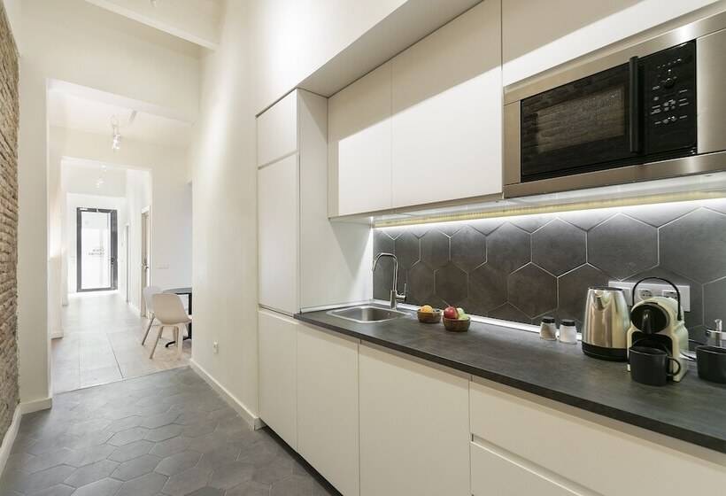 ホテル Arte Suites By Olala Homes