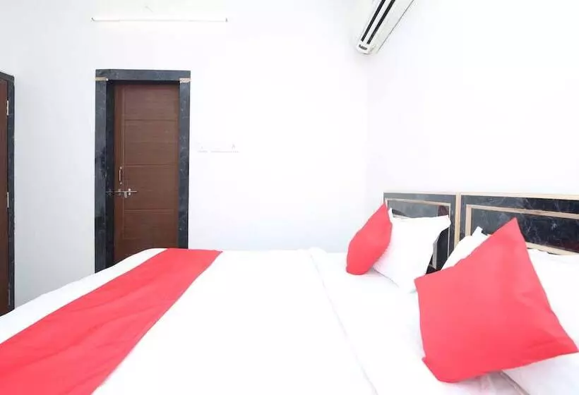 Oyo 26738 Hotel Supreet
