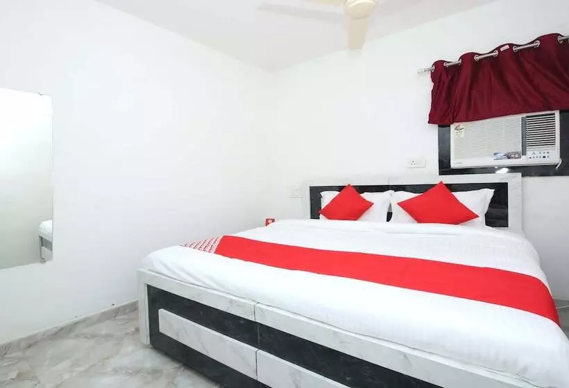 Oyo 26738 Hotel Supreet