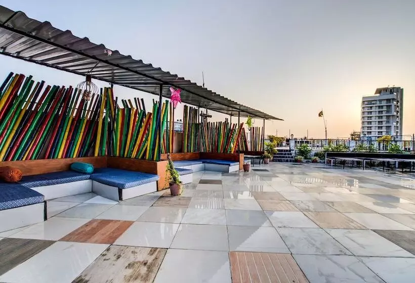 Oyo 7239 Hotel Aditya