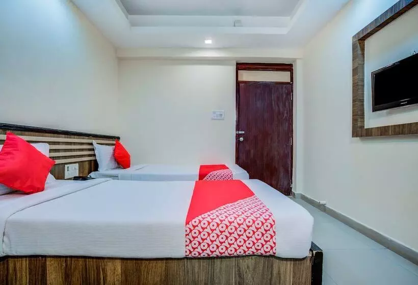 Oyo 7239 Hotel Aditya