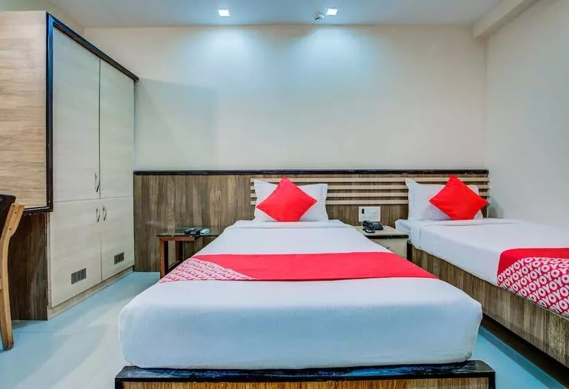 Oyo 7239 Hotel Aditya