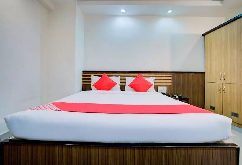 Oyo 7239 Hotel Aditya