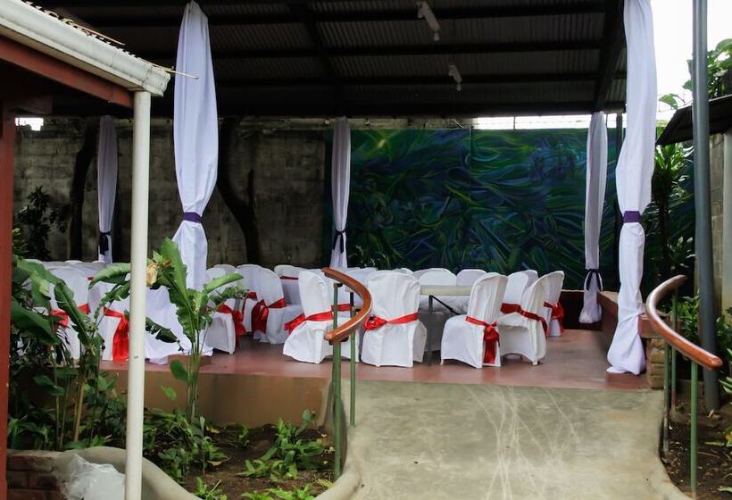 هتل Casa Benjamin Linder