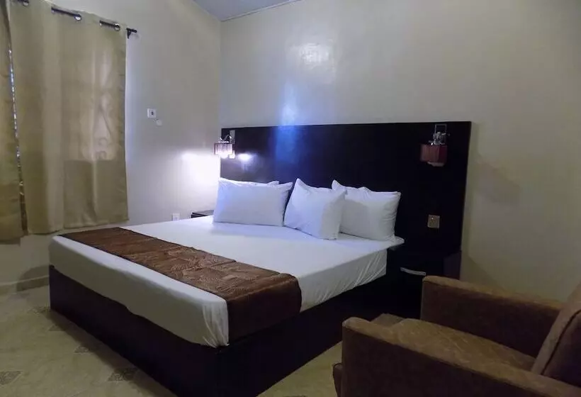 ホテル Posh Apartments Business