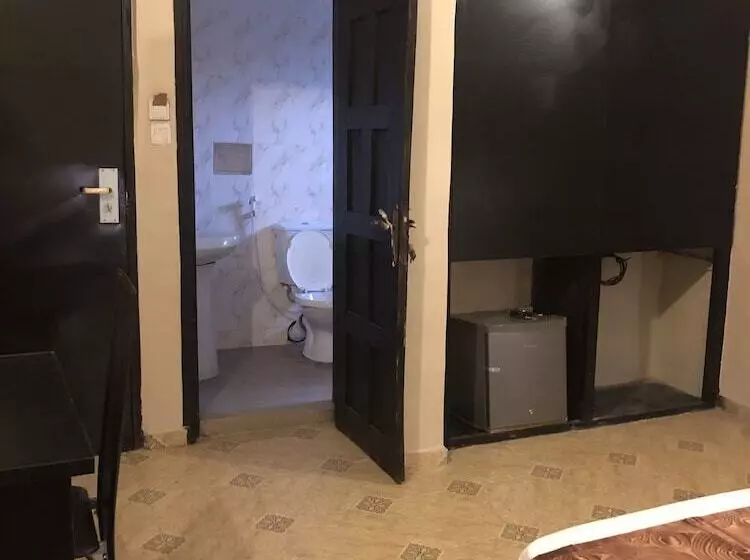 ホテル Posh Apartments Business