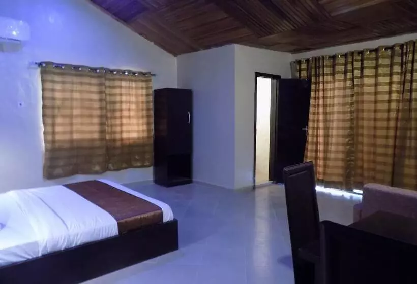 ホテル Posh Apartments Business