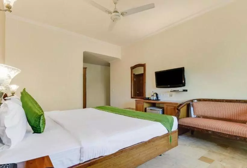 ホテル Treebo Trend Saffron