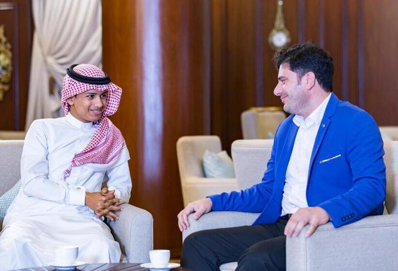 Laten Suites Al Naseem