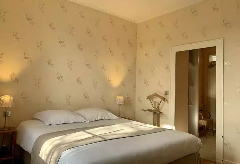 Hotelli Auberge Du Porche