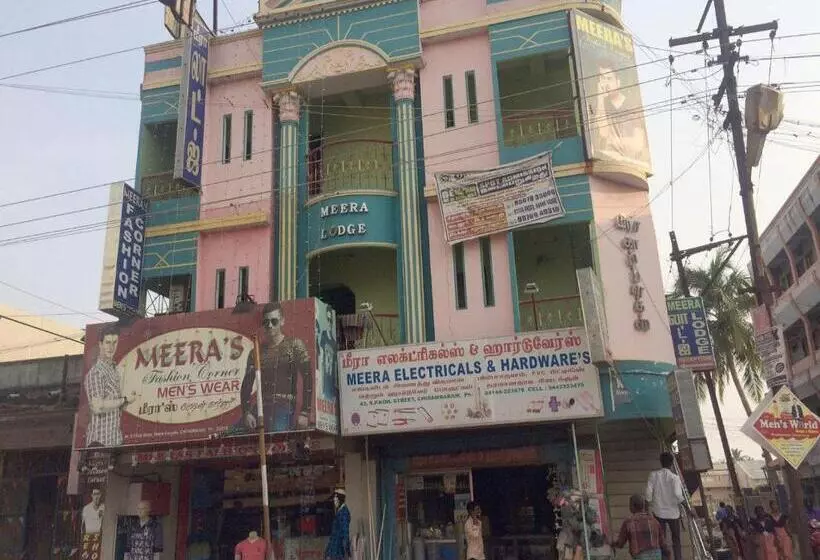 ホテル Meera Lodge