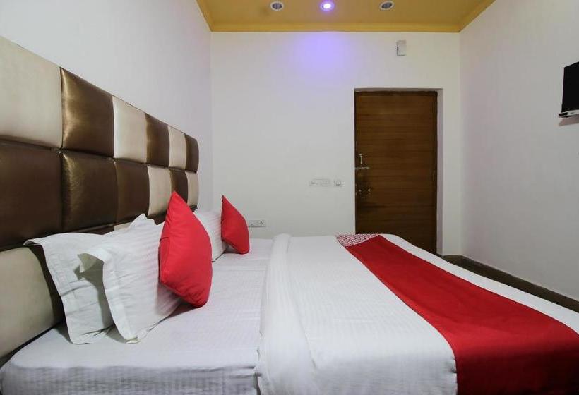 Hotel Oyo 23515 Shagun
