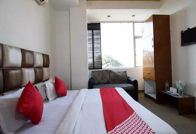 Hotelli Oyo 23515 Shagun