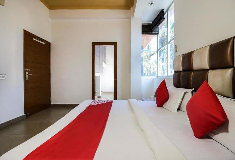 Hotel Oyo 23515 Shagun