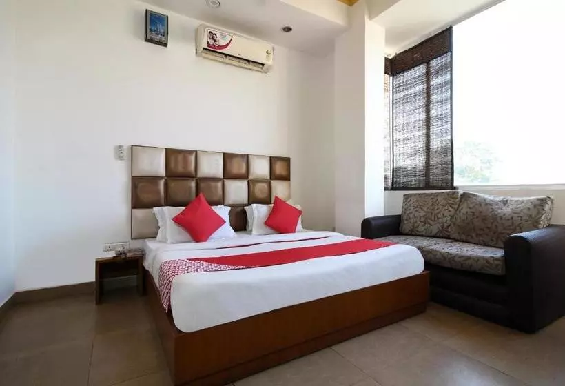 Hotelli Oyo 23515 Shagun