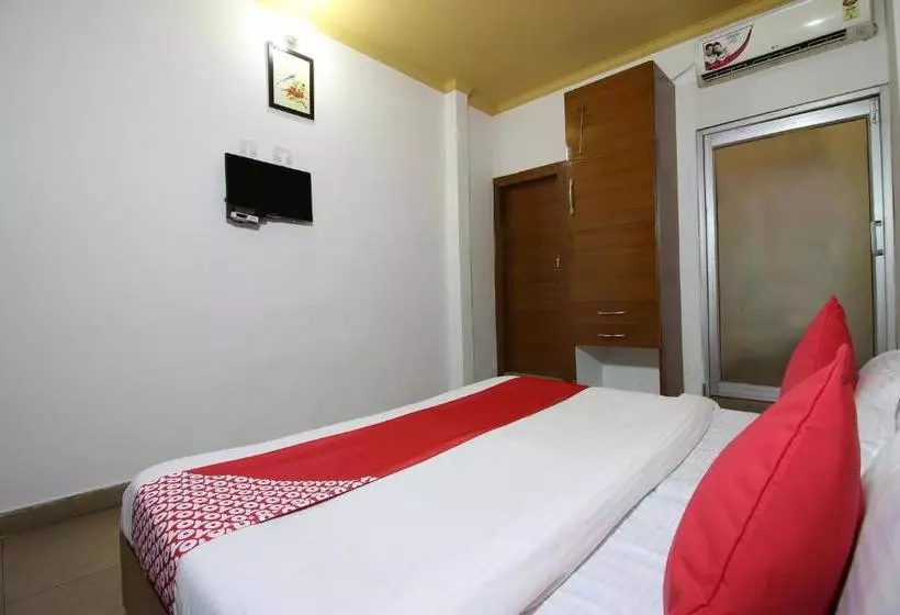 Hotelli Oyo 23515 Shagun
