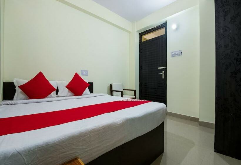 בית מלון כפרי Oyo 28221 Near P&m Mall