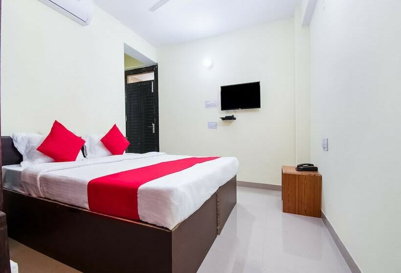 בית מלון כפרי Oyo 28221 Near P&m Mall