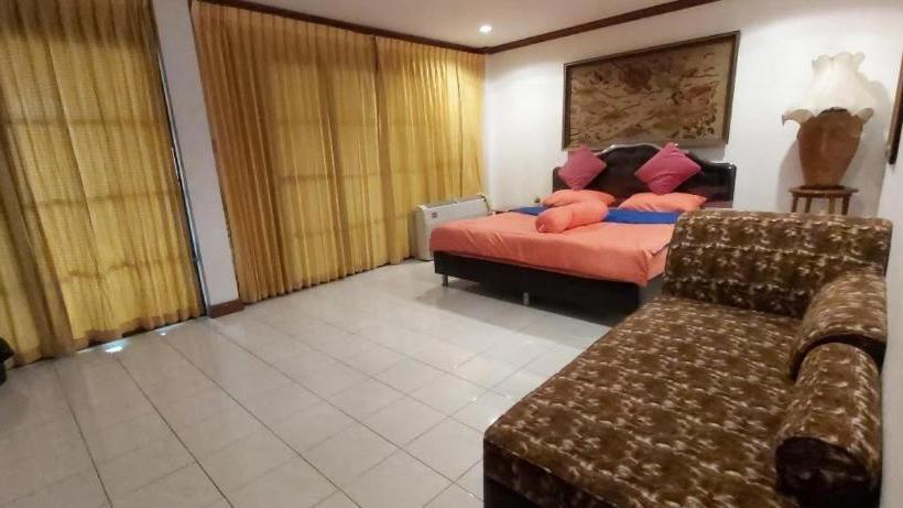 Hostel Al Jomtien Guesthouse