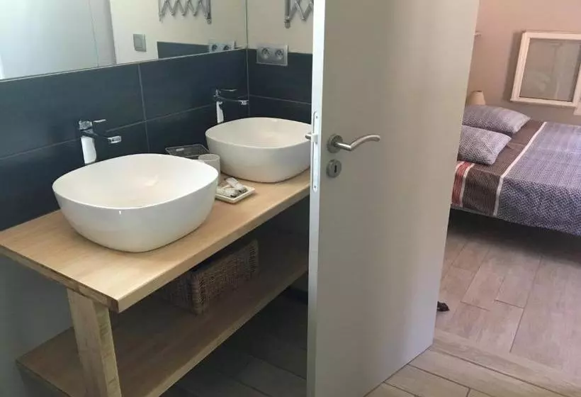 Aamiaismajoitus (B&B) Villa Batelo