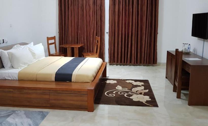 Ibisa Hotel Takoradi