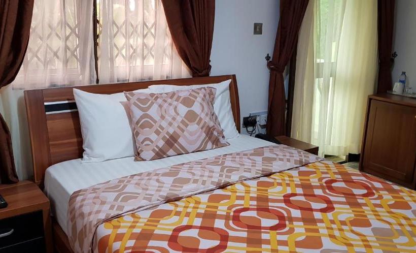 Ibisa Hotel Takoradi