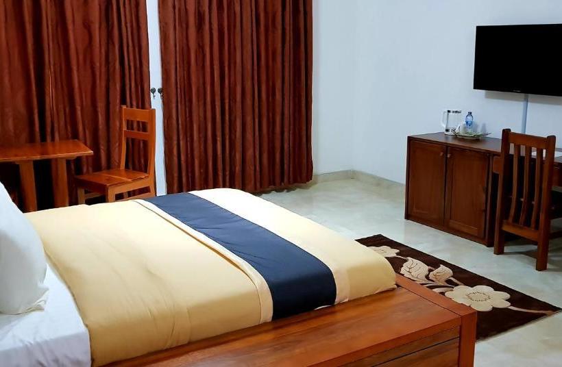 Ibisa Hotel Takoradi