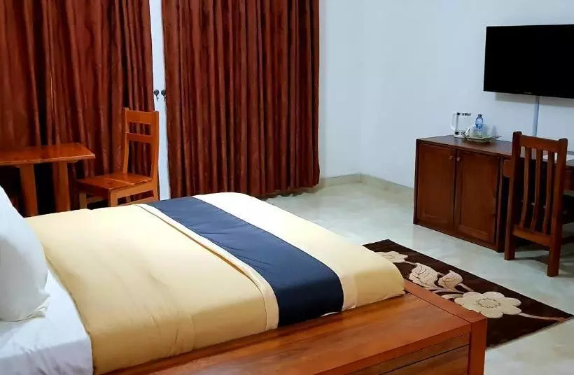 Ibisa Hotel Takoradi