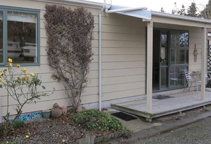 모텔 Glenmark Holiday Park