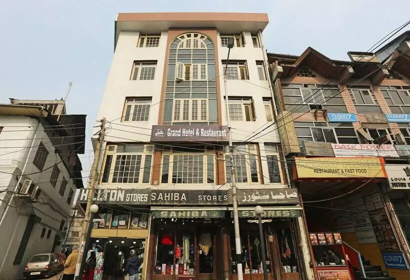 Oyo 24966 Grand Hotel & Restaurant