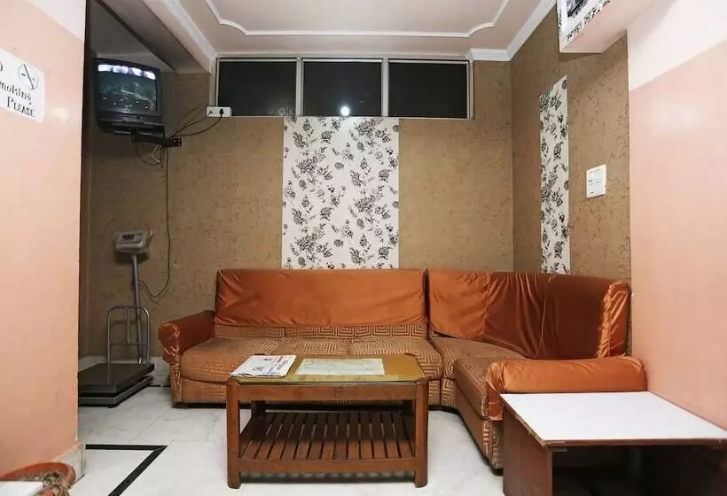 Oyo 24966 Grand Hotel & Restaurant