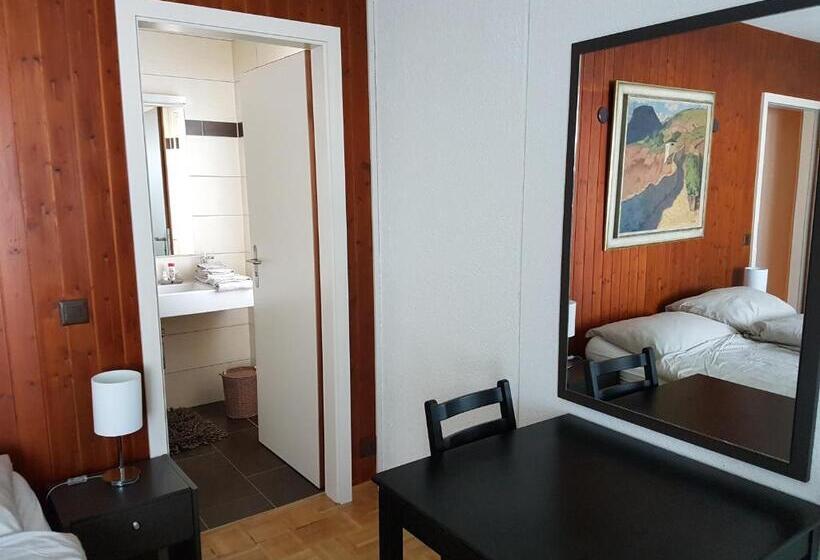 הוסטל Auberge De La Couronne