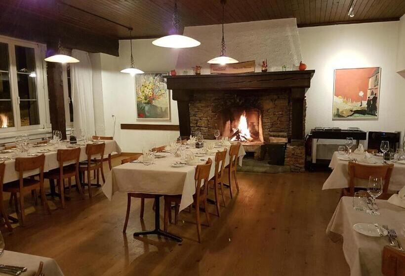 הוסטל Auberge De La Couronne