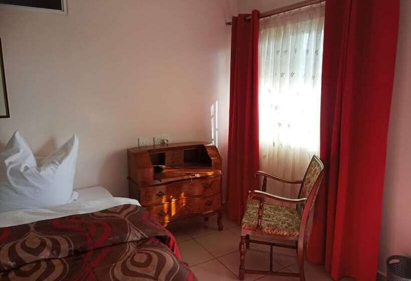 هتل Mlima View Gardens