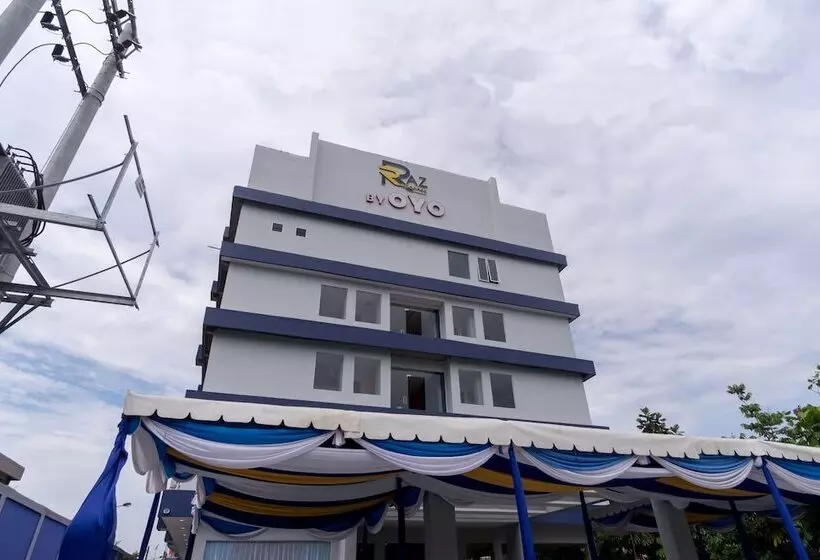 ホテル Capital O 436 Raz Residence