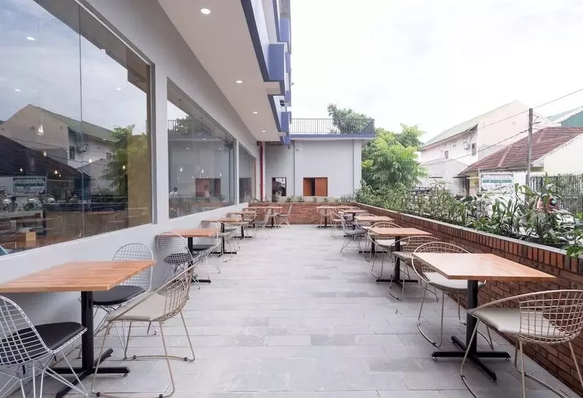 ホテル Capital O 436 Raz Residence