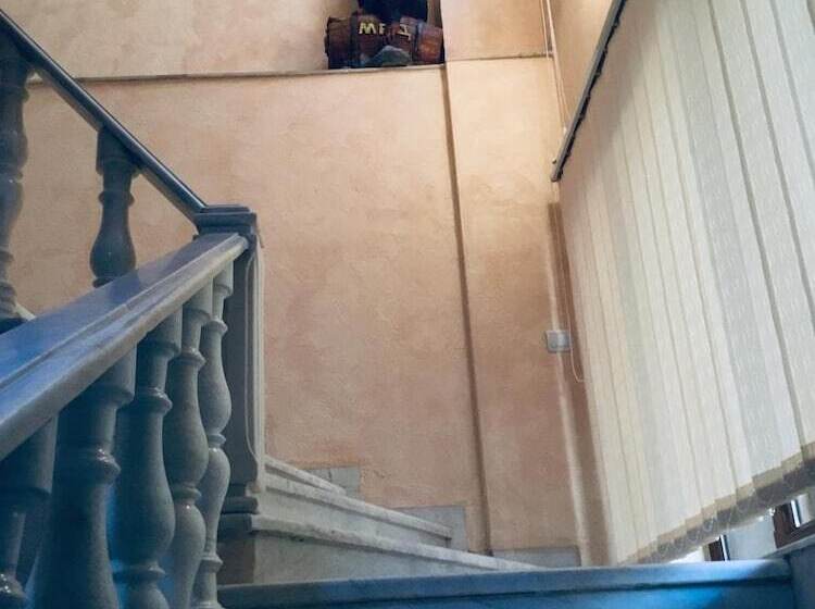 Lovely Hotel In Centre