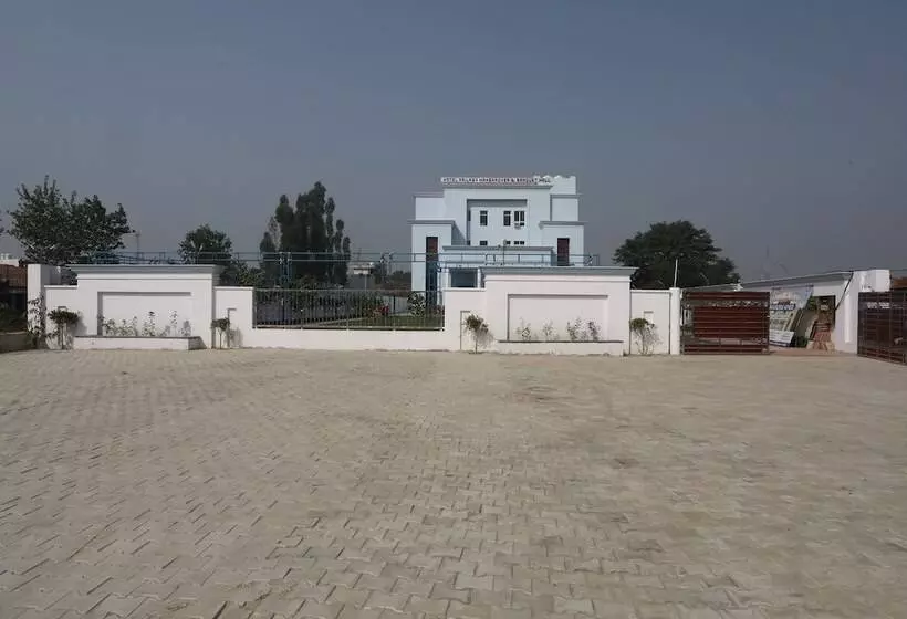 Oyo 18314 Hotel Kailash Mansarovar And Banquet Hall