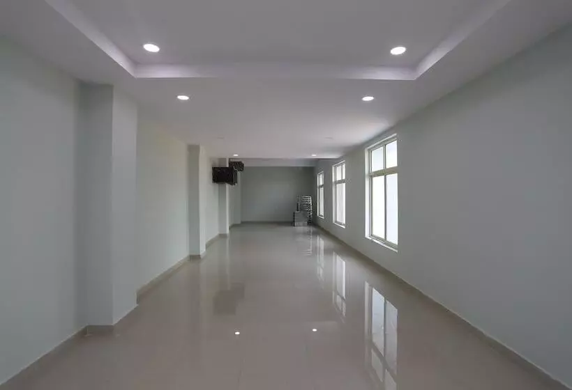 Oyo 18314 Hotel Kailash Mansarovar And Banquet Hall