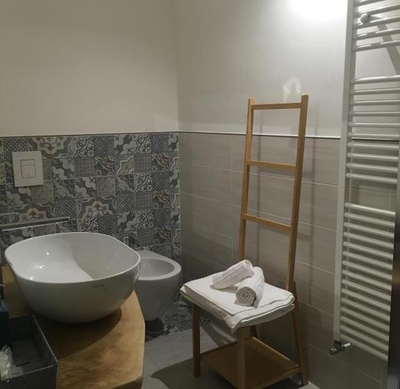 تختخواب و صبحانه Sagittabondo