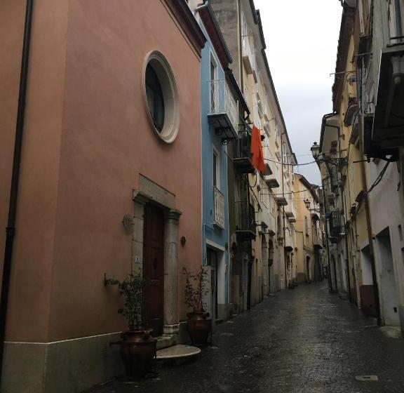 تختخواب و صبحانه Sagittabondo