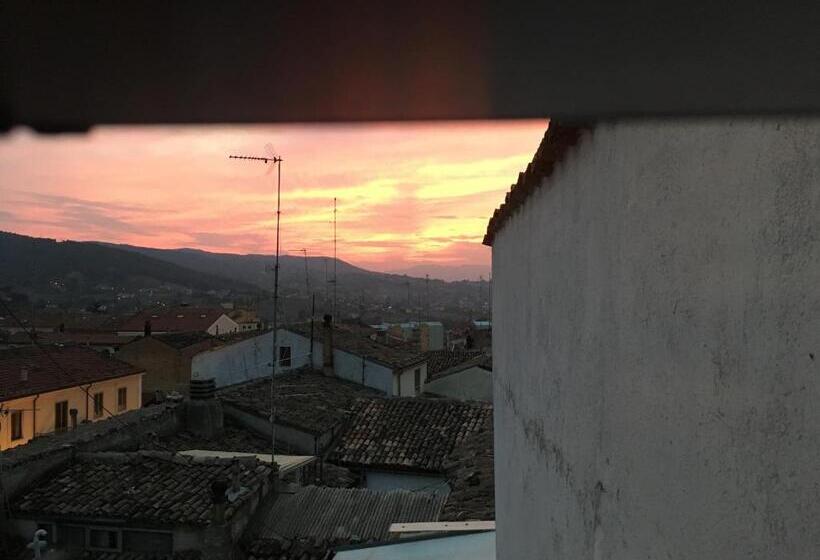 تختخواب و صبحانه Sagittabondo