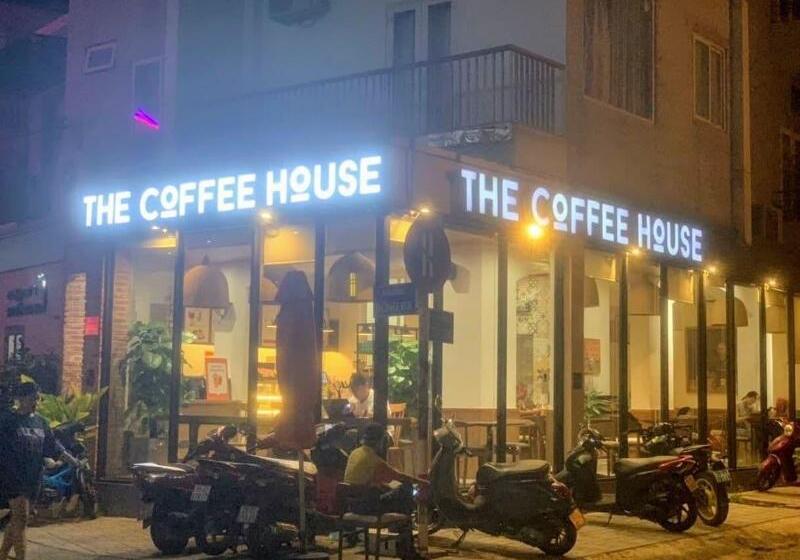 White Diamond Hotel   Airport