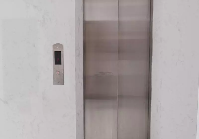 White Diamond Hotel   Airport