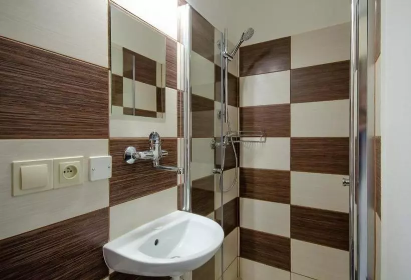 Majatalo Penzion Hády