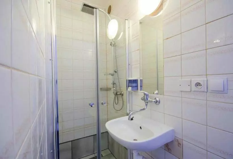 Majatalo Penzion Hády