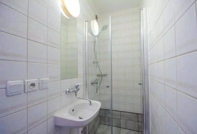 Majatalo Penzion Hády