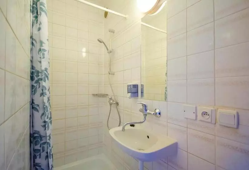 Majatalo Penzion Hády