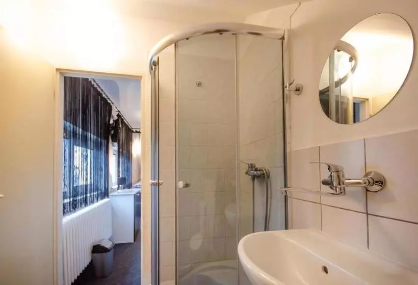 Majatalo Penzion Hády