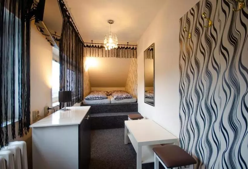 Majatalo Penzion Hády